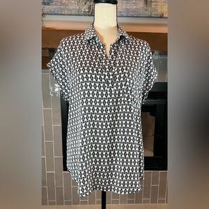 Pleione Black & White Aztec Shirt Sleeveless Collared Blouse Women's medium